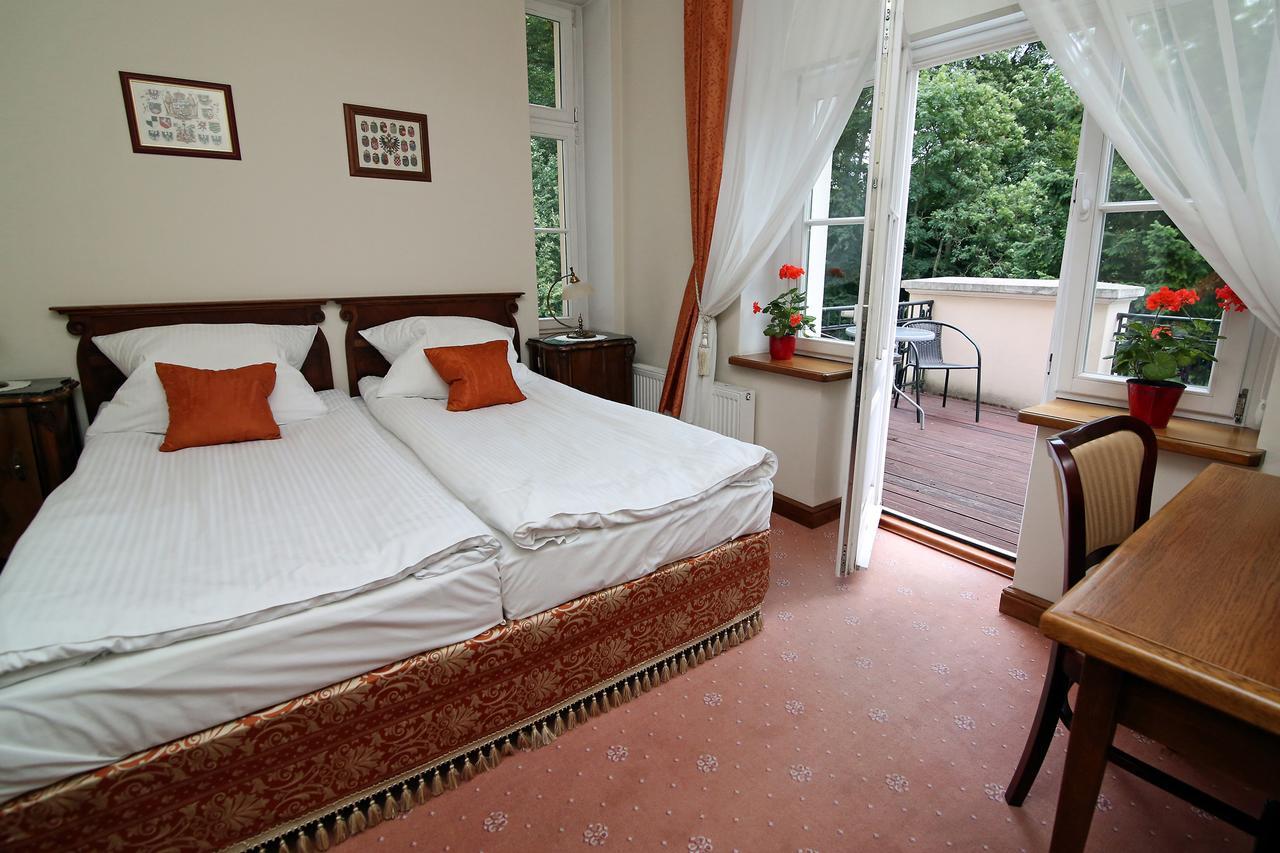 Dwor Bieland Bed & Breakfast Elblag Exterior foto