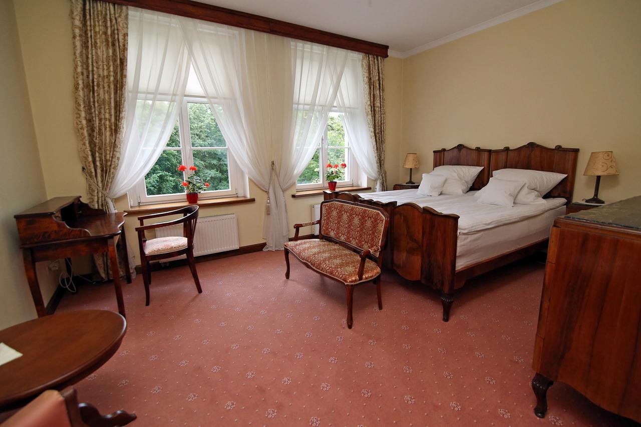 Dwor Bieland Bed & Breakfast Elblag Exterior foto