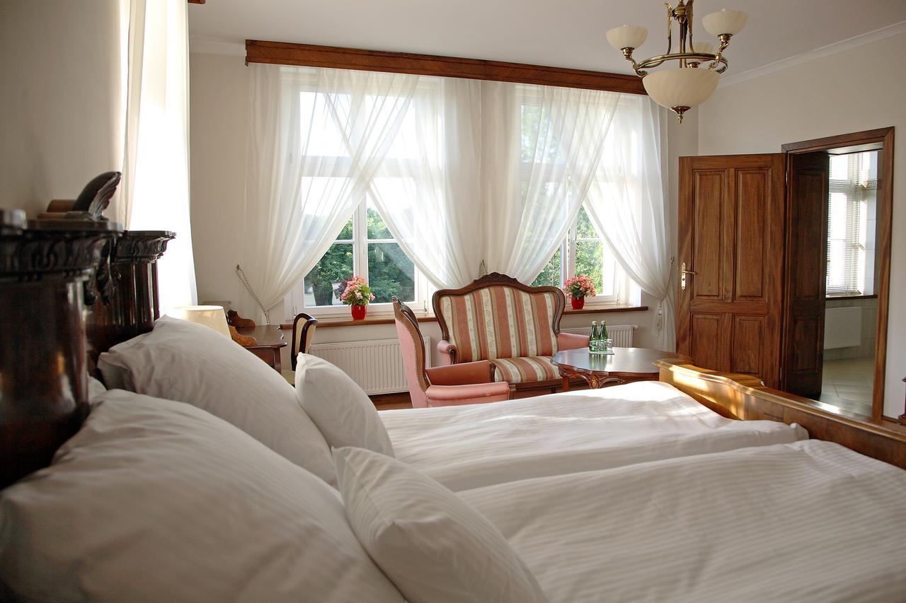 Dwor Bieland Bed & Breakfast Elblag Exterior foto