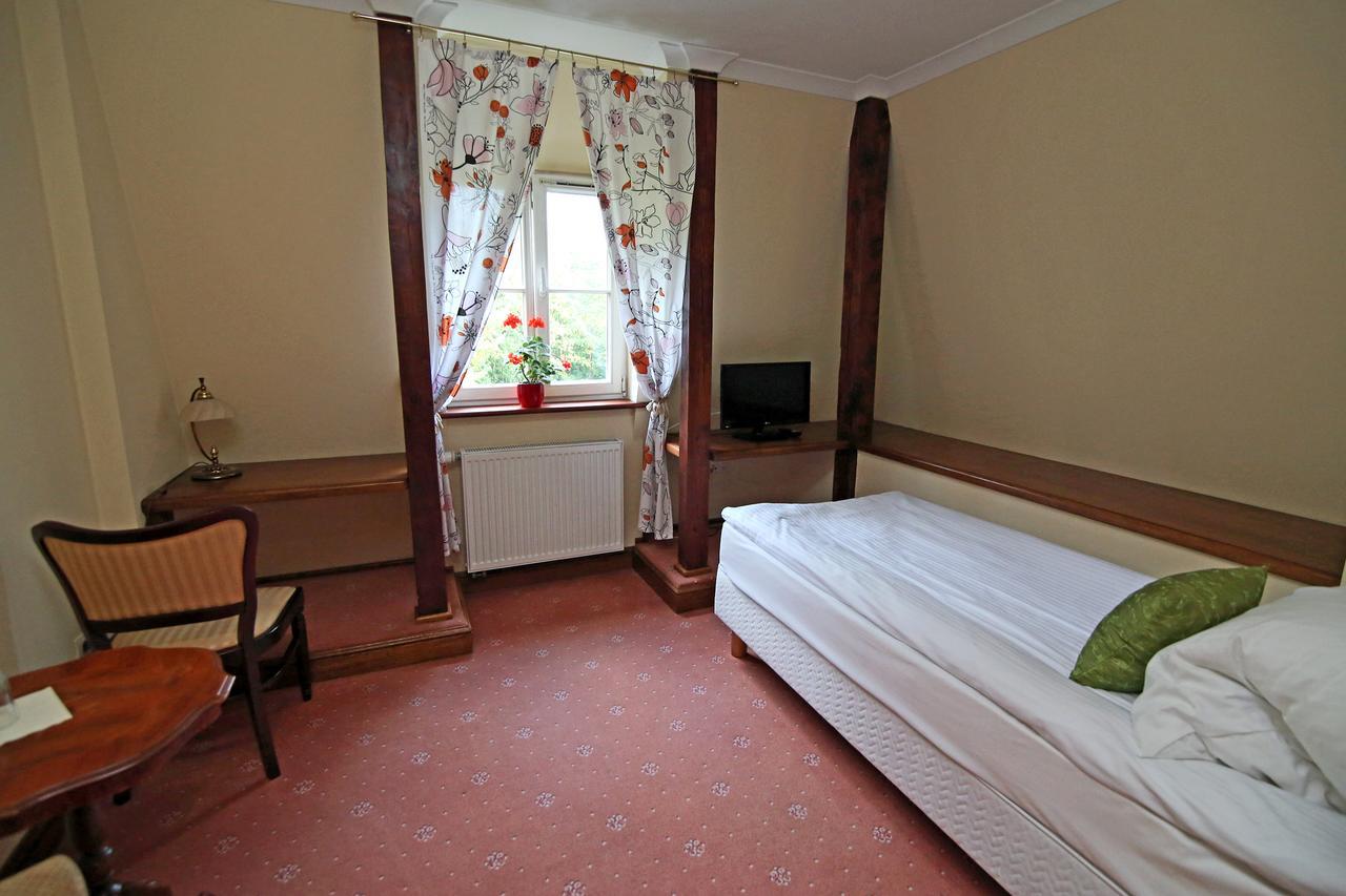 Dwor Bieland Bed & Breakfast Elblag Exterior foto