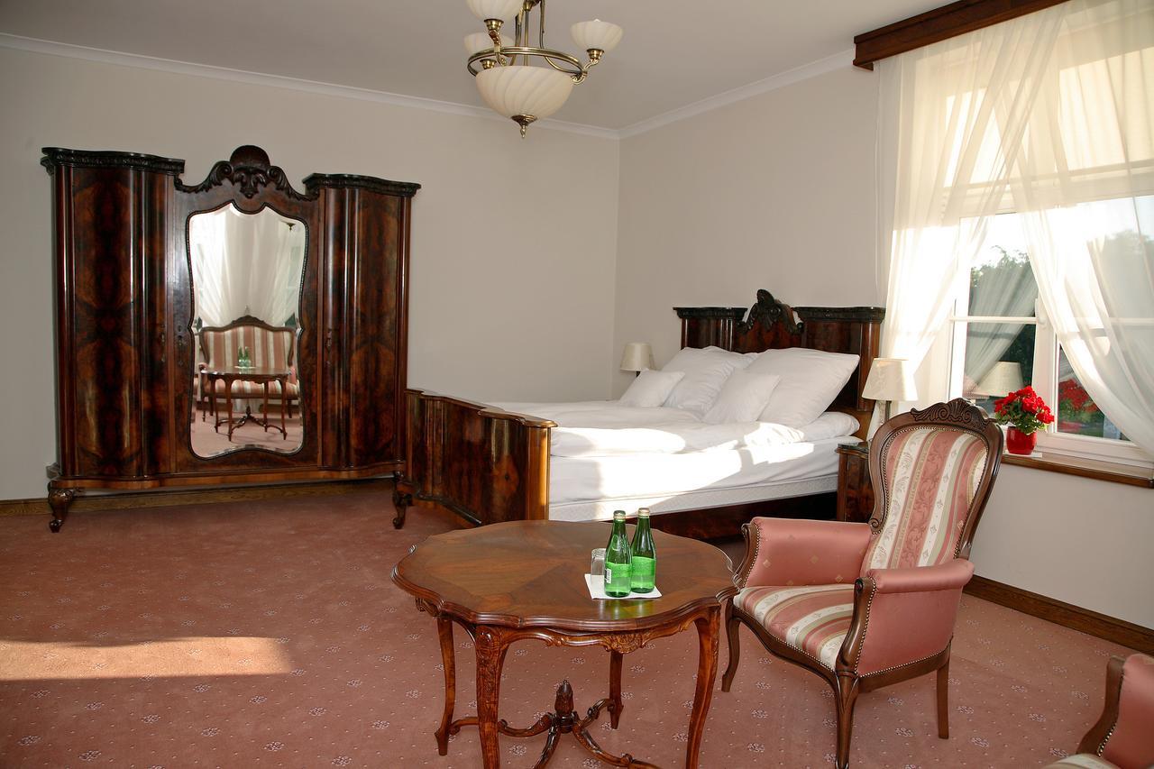 Dwor Bieland Bed & Breakfast Elblag Exterior foto