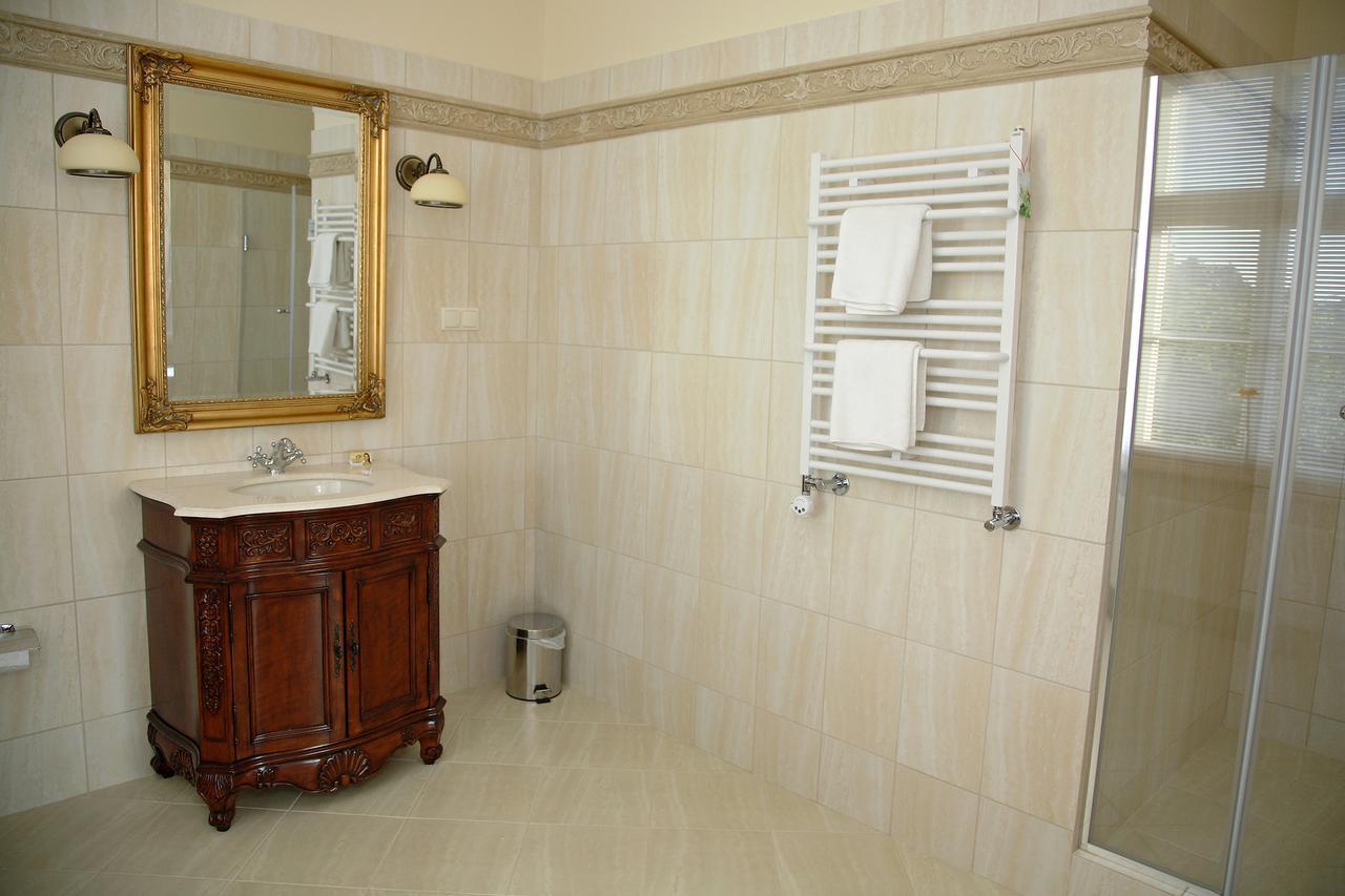 Dwor Bieland Bed & Breakfast Elblag Exterior foto